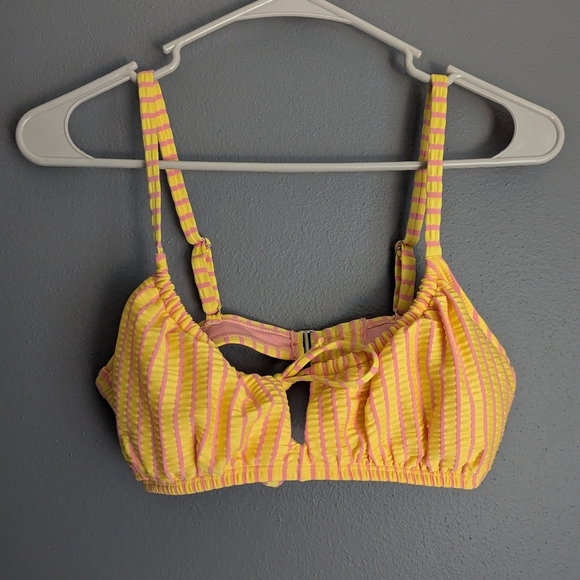 Women's Adore Me Medium Bikini Top In Buttery Yellow And Pink. Size Medium. - Picture 1 of 3